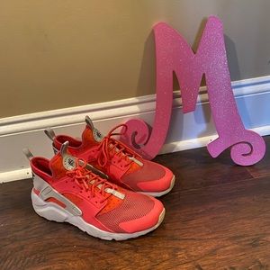 NIKE Air Huarache Run Ultra